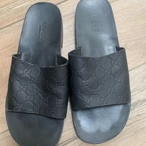 Black Leather Gucci GG Logo Sandals